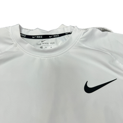 Camiseta Nike blanca de manga larga
