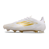 Bota de fútbol Adidas F50 Elite Dayspark Pack amarilla y naranja para terreno firme (FG).