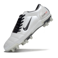 Scarpa da calcio Nike Total 90 III FG bianca e nera per terreni compatti