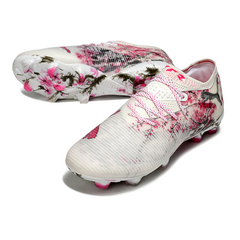 Scarpa da calcio Puma Future 8 Low bianca e rosa per terreni compatti FG