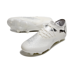 Botas de fútbol Puma Future 8 Low Cut para terreno firme, color blanco y negro
