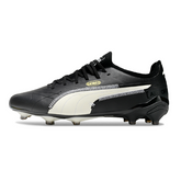 Scarpa da calcio Puma King Ultimate Art of Football Pack nera e bianca per terreni compatti FG