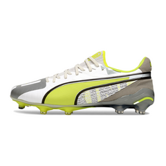 Botas de fútbol Puma King Ultimate FG para terreno firme, color blanco, gris y amarillo