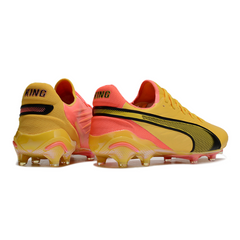 Botas de fútbol Puma King Ultimate Tricks Pack FG para terreno firme, color blanco y negro