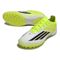 Bota de fútbol Adidas F50 Elite Turf TF blanca y amarilla