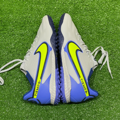 Chuteira Society Nike Tiempo Legend 9 Academy TF Branca e Azul Tamanho 40