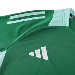 Completo da allenamento Adidas Green T-shirt e pantaloncini