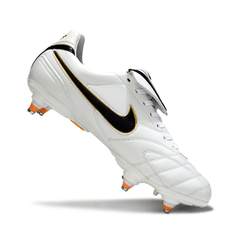 Scarpa da calcio Nike Tiempo Legend 5 Elite SG bianca con tacchetti misti