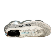 Zapatillas casuales Nike Air VaporMax Scorpion color canela y plata