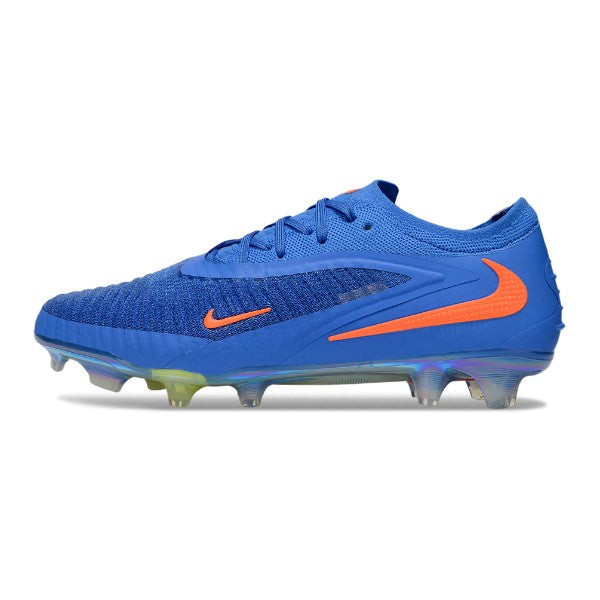 dark blue nike boots