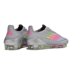 Botas de fútbol Adidas F50 Elite grises, rosas y amarillas para terreno firme (FG).