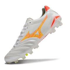 Bota de fútbol Mizuno Morelia Neo IV Pro blanca, naranja y amarilla para terreno firme (FG).
