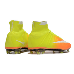 Botas de fútbol Nike Mercurial Superfly 4 Elite naranja y amarillas para terreno firme (FG).