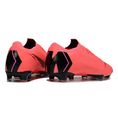 Botas de fútbol Nike Zoom Mercurial Vapor 13 Elite FG para terreno firme en color rosa salmón y negro