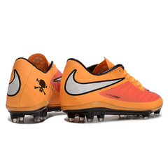 Botas de fútbol Nike Phantom Hypervenom Elite naranja y rojo para terreno firme (FG).
