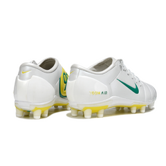 Botas de fútbol Nike Total 90 III blancas, amarillas y verdes para terreno firme (FG).