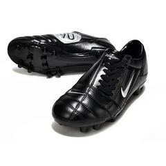 Scarpa da calcio Nike Total 90 III nera per terreni compatti FG