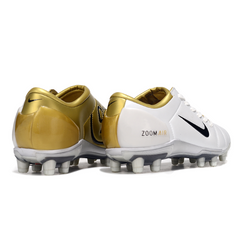 Scarpa da calcio Nike Total 90 III FG bianca e oro per terreni compatti