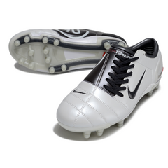 Scarpa da calcio Nike Total 90 III FG bianca e nera per terreni compatti