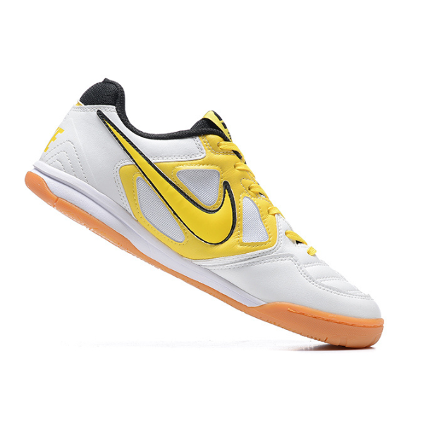 Chuteira Futsal Nike SB Gato X Supreme IC Branca Amarela e Preta - VENI Futebol