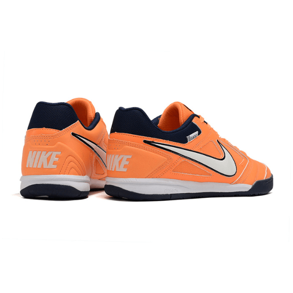 Chuteira Futsal Nike SB Gato X Supreme IC Laranja, Branca e Azul - VENI Futebol