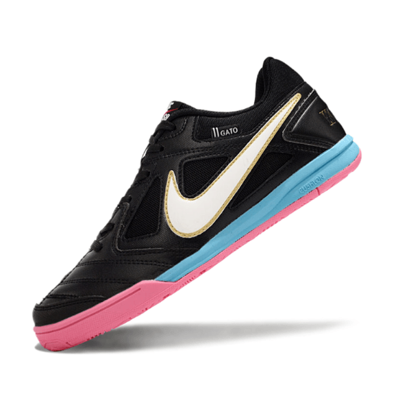 Chuteira Futsal Nike SB Gato X Supreme IC Preta, Rosa e Azul - VENI Futebol