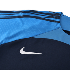 Completo da allenamento Nike blu scuro con maglietta e pantaloncini