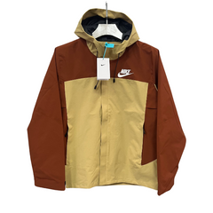 Chaqueta cortavientos Nike naranja y amarilla