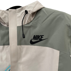 Chaqueta cortavientos Nike verde y beige