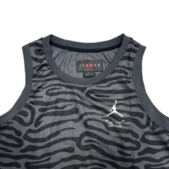 Canotta Jordan a righe nere e grigie 