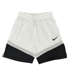 Shorts Nike blancos, grises y negros