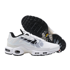 Scarpe casual Nike Air Max Plus TN con vernice spray